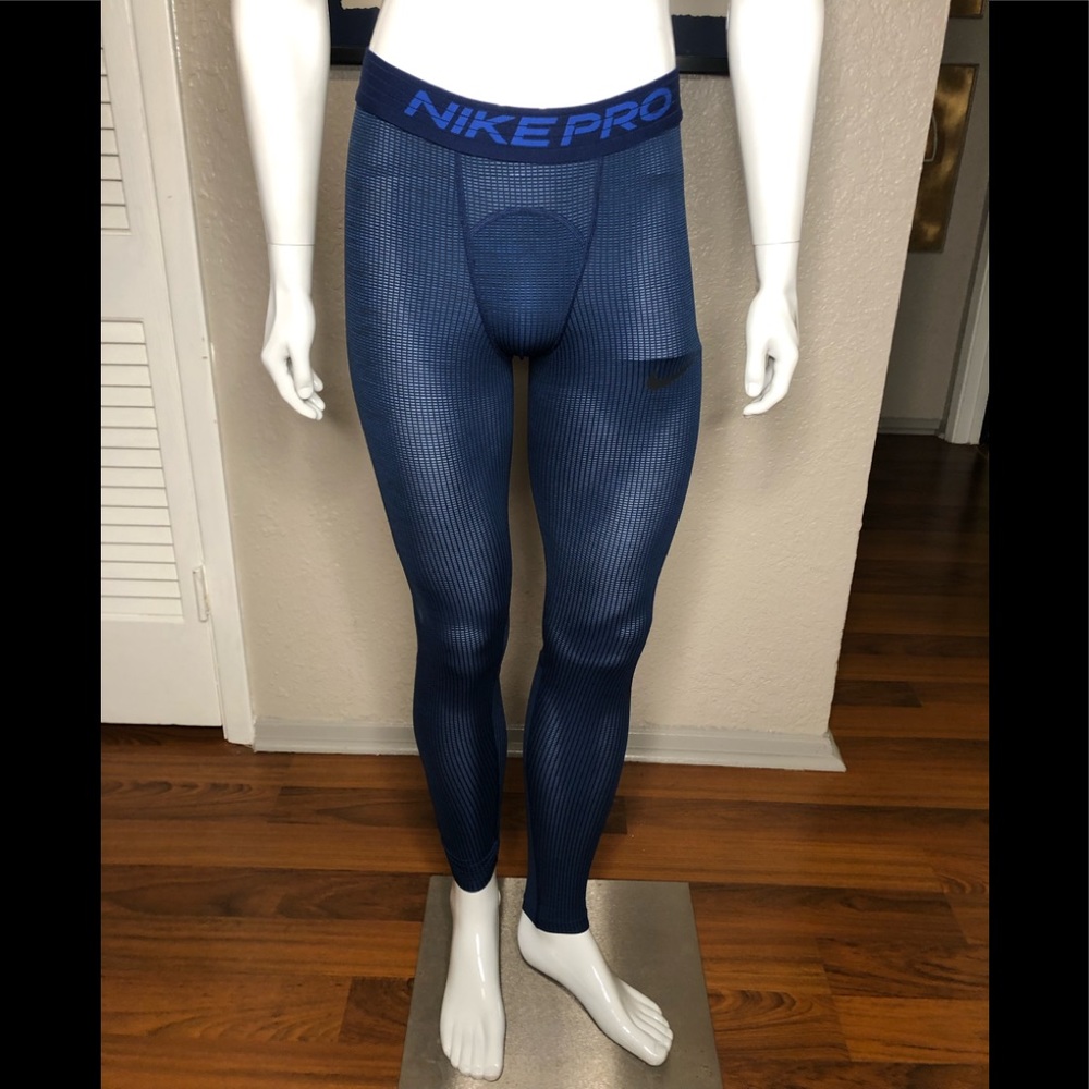 Mens Nike pro compression tights size small gently used.
